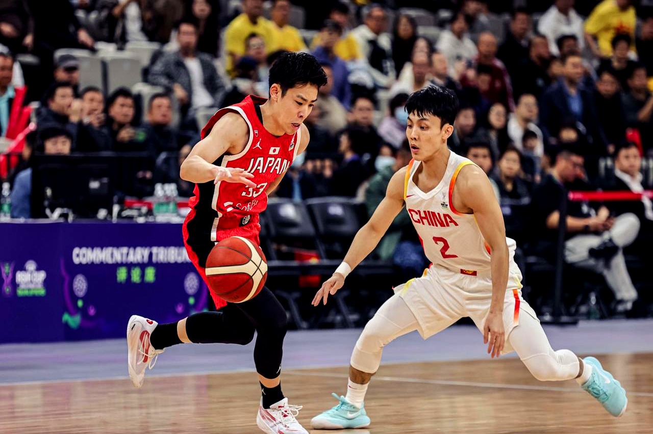 体育赛事-包含赛地聚焦——CBA季后赛集结日热度飙升；夏洛特黄蜂遗憾出局；气氛紧张；资深球员宣示担当的词条-体育赛事